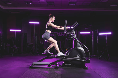 Spirit CE800+ · Elíptica con consola LED – foto 8