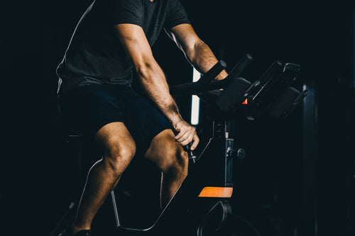 Spirit SBC900 · Bicicleta indoor con resistencia electromagnética y luz de coaching – foto 5